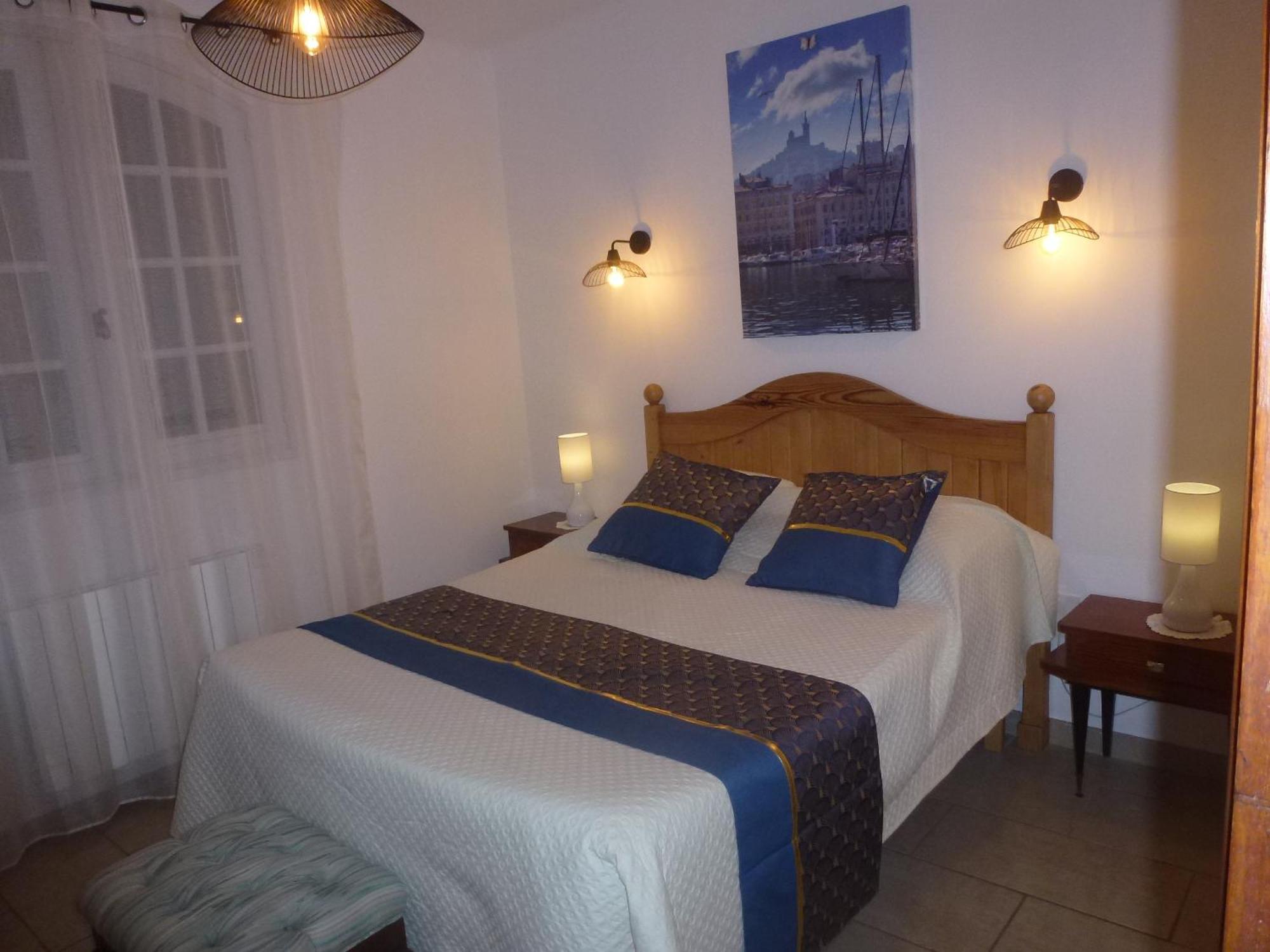 Chambre D'Hotes La Pinede Lambesc Exterior photo