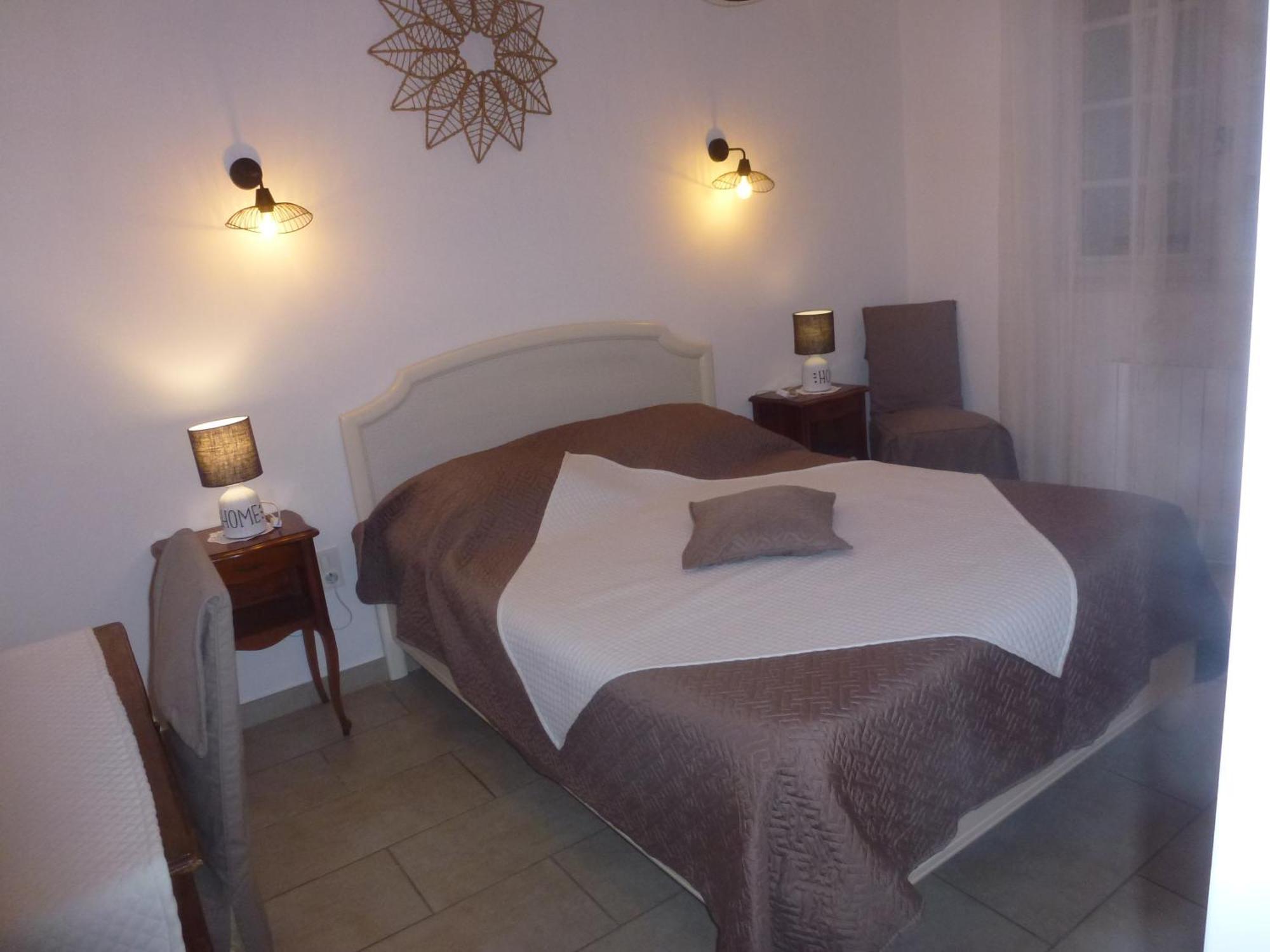 Chambre D'Hotes La Pinede Lambesc Exterior photo